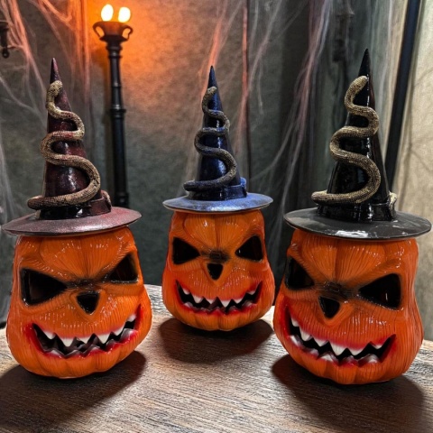 Dynia lampion z kapeluszem