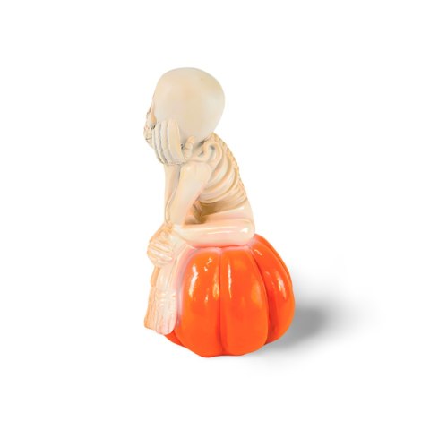 Szkielet siedzący na dyni lampion , halloween Szkielet siedzący na dyni lampion , halloween